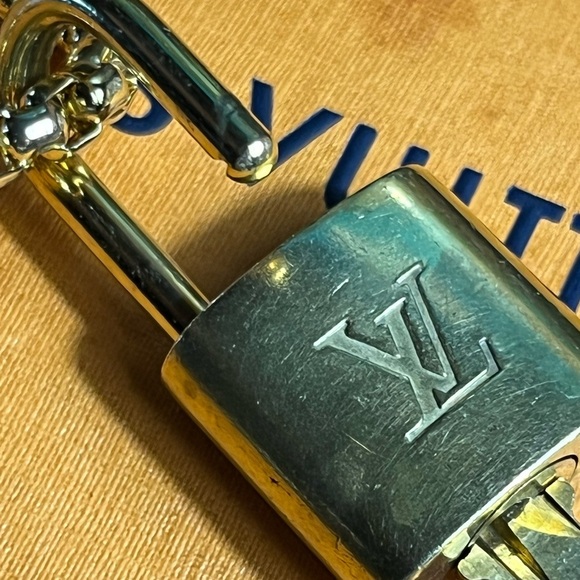 Louis Vuitton Gold Padlock Necklace No 341 - Picture 4 of 6
